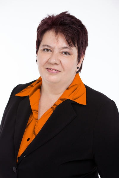 Emöke Bányász Emöke Bányász