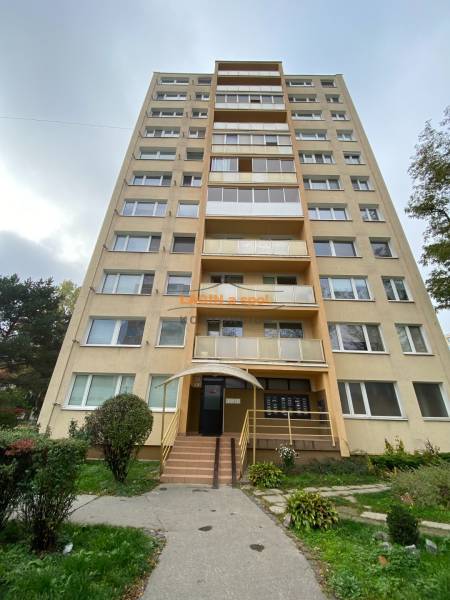 Bytový dom na Poľovníckej ulici, Košice - mestská časť Západ, vhodný pre 3-izbový byt.