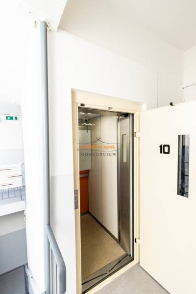 Kosmos - Polovnicka 29.jpg