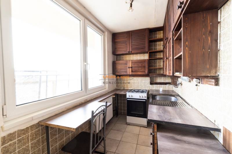 Kosmos - Polovnicka 11.jpg